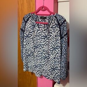 EUC. Fred David. Size Small. Lightweight blouse with tie detaling.